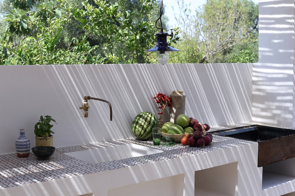 villa castelluccio by studio andrew trotter