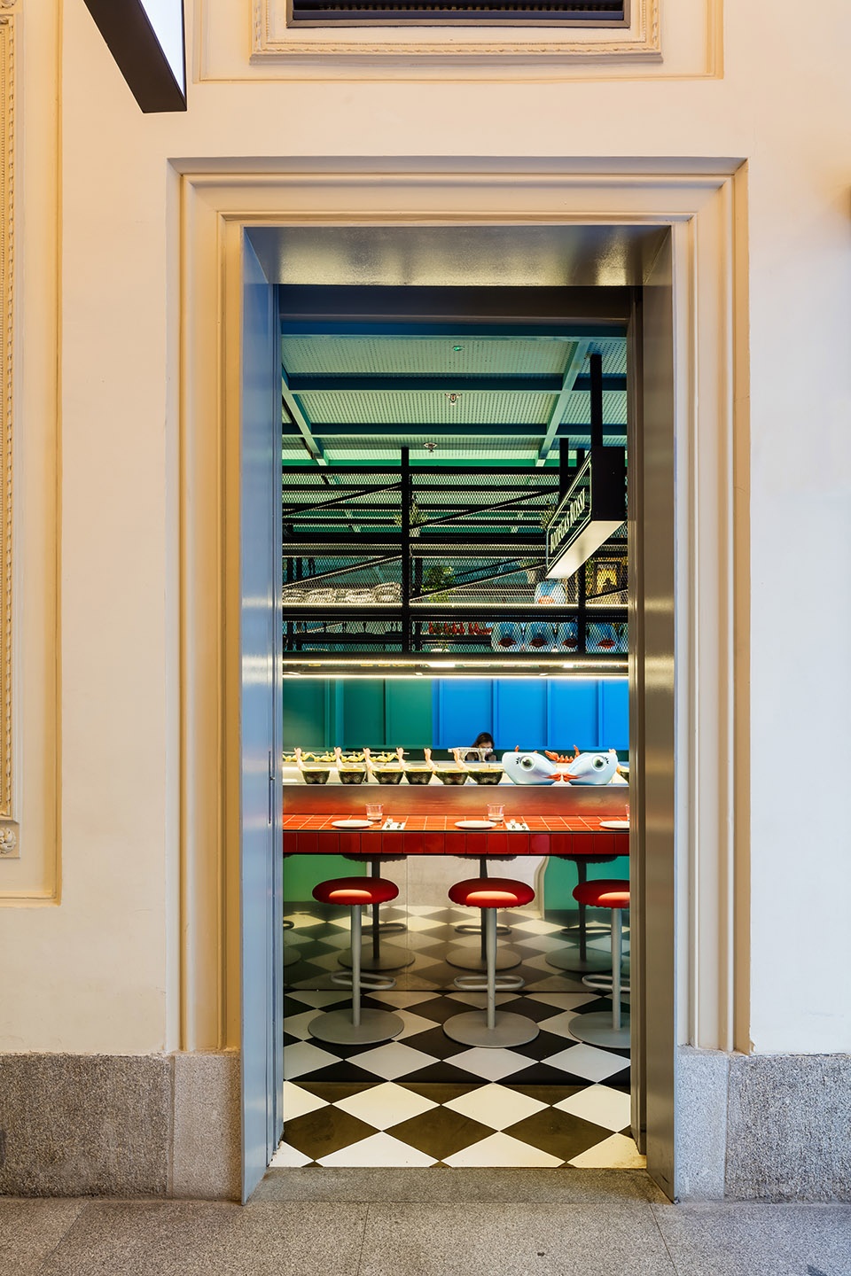 las chicas los chicos y los maniquis restaurant by el equipo creativo