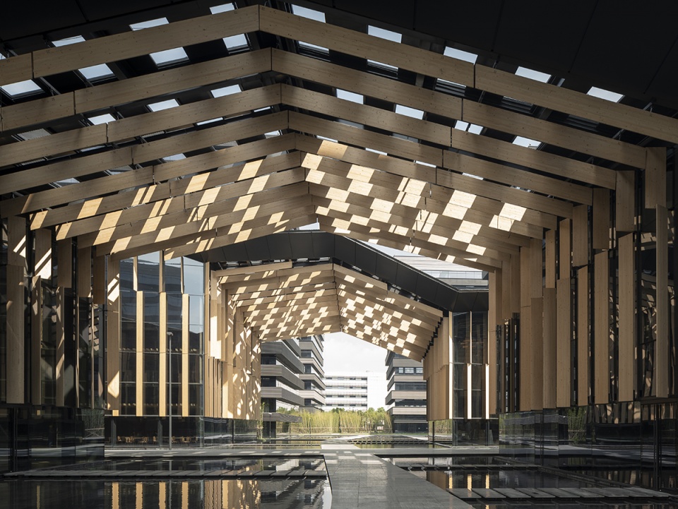 上海虹桥展汇 / 隈研吾建筑都市设计事务所