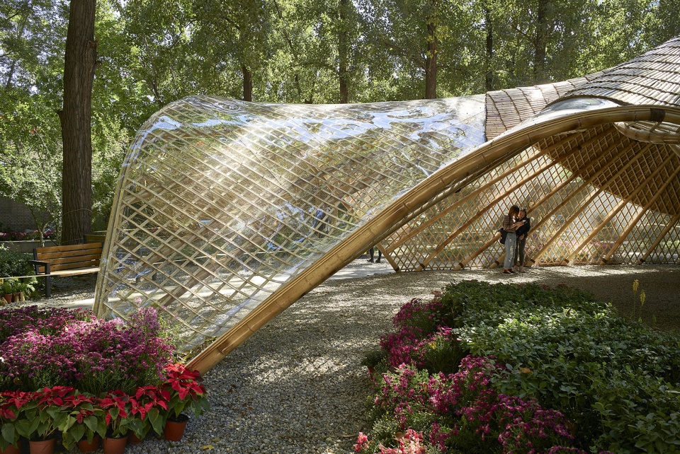 swirling cloud bulletin pavilion for bjfu garden festival by sup atelier