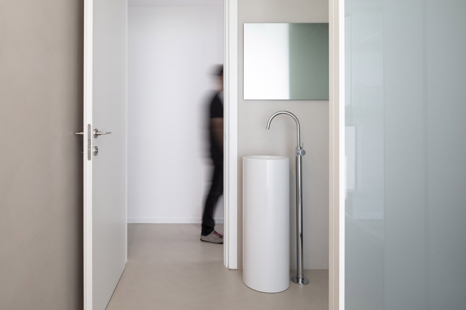 a3 art curators rothchild apartment by raz melamed architect