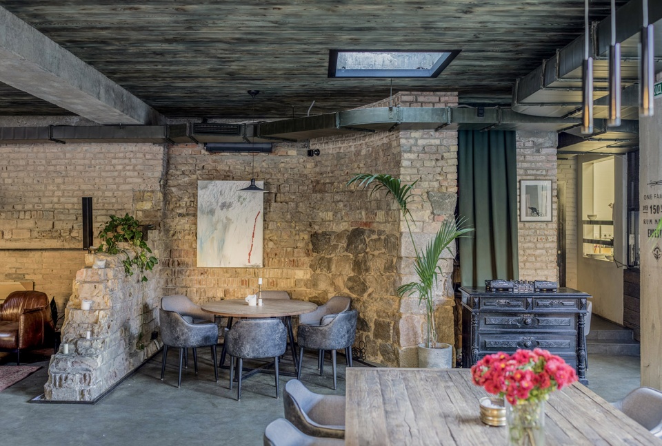 hangover bar by balbek bureau