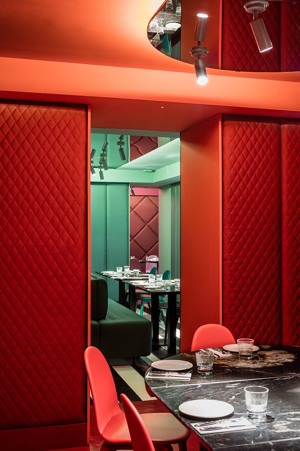 las chicas los chicos y los maniquis restaurant by el equipo creativo