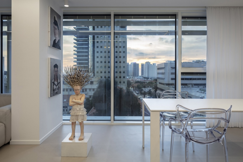 a3 art curators rothchild apartment by raz melamed architect
