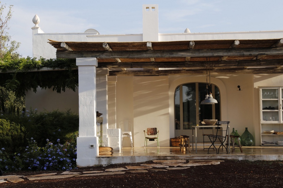 villa castelluccio by studio andrew trotter