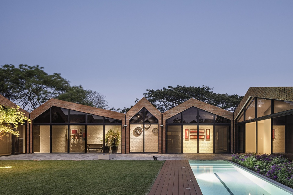 casa el cortijo by felipe assadi arquitectos