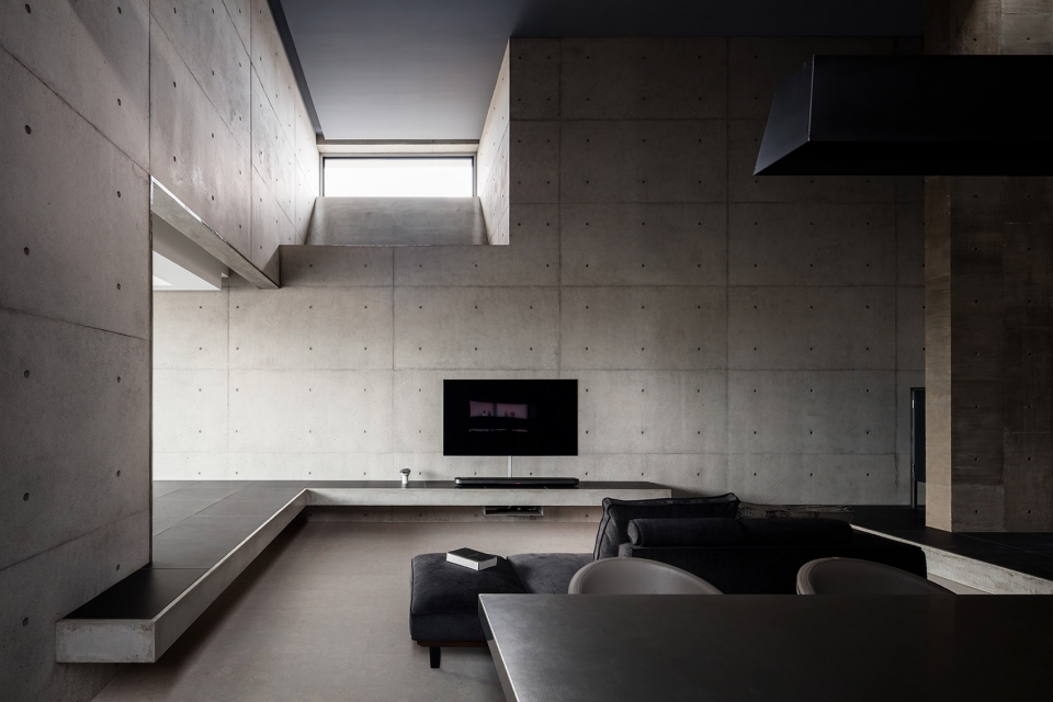 tranquil house by formkouichi kimora architects