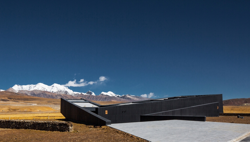 traveler black tent in yangbajing china by pure