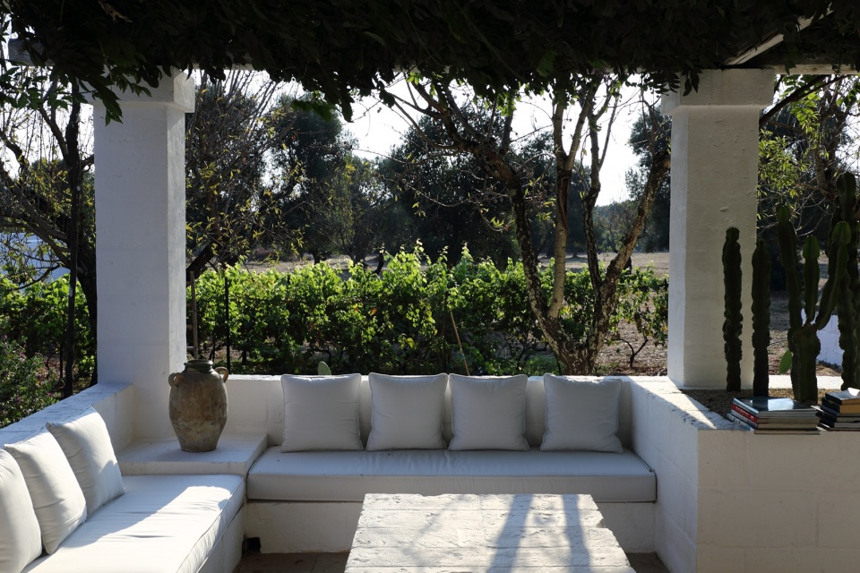 villa castelluccio by studio andrew trotter