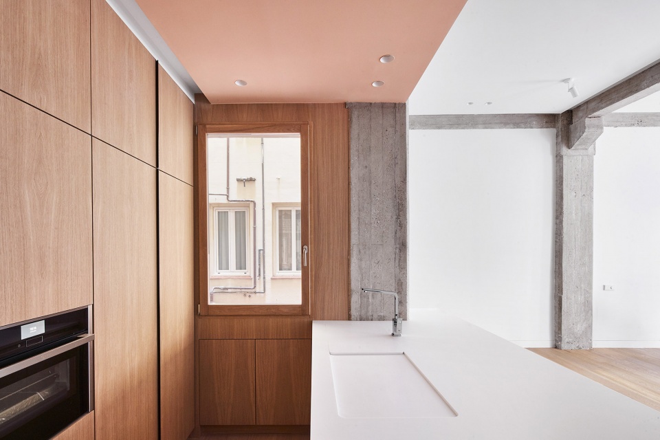 house p82 and genuine shelf by lucas y hernandez gil arquitectos