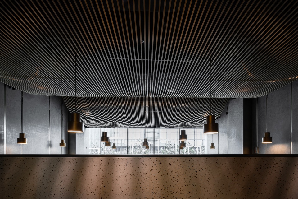 gao zhuo zi di ban deng noodle restaurant china by damai interior design