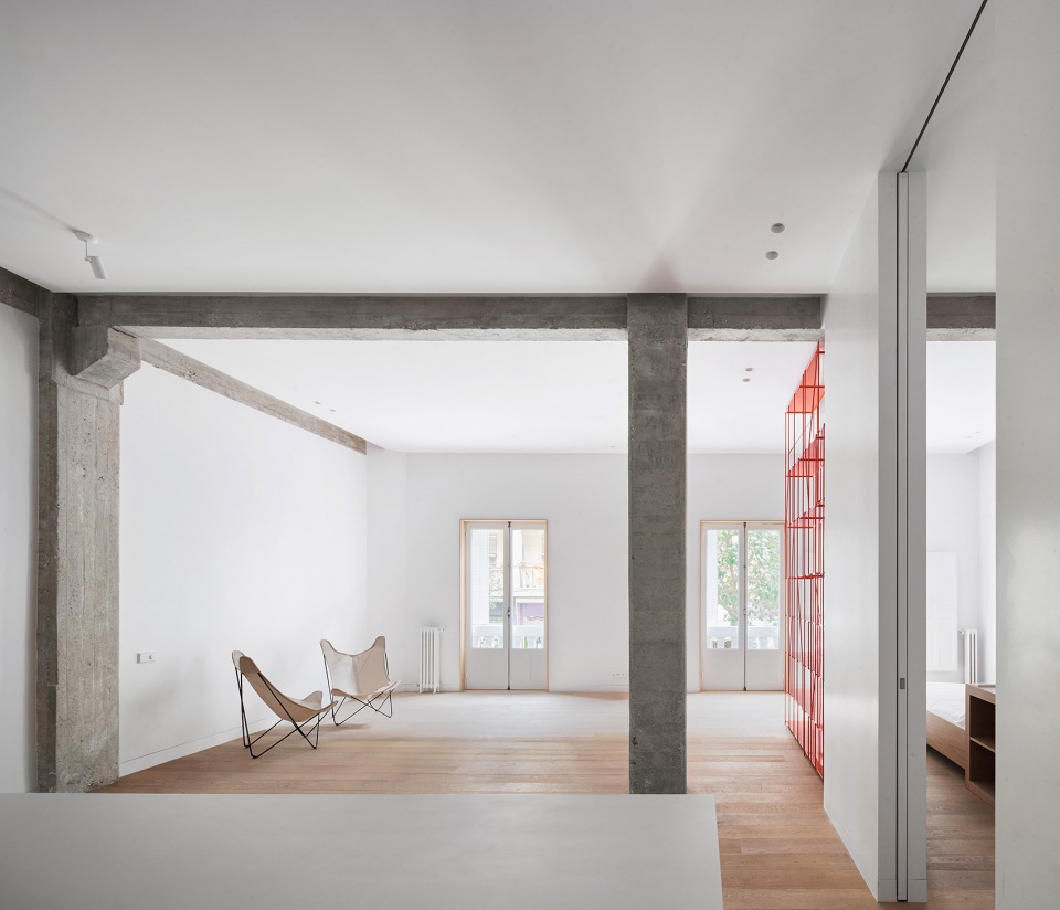 house p82 and genuine shelf by lucas y hernandez gil arquitectos