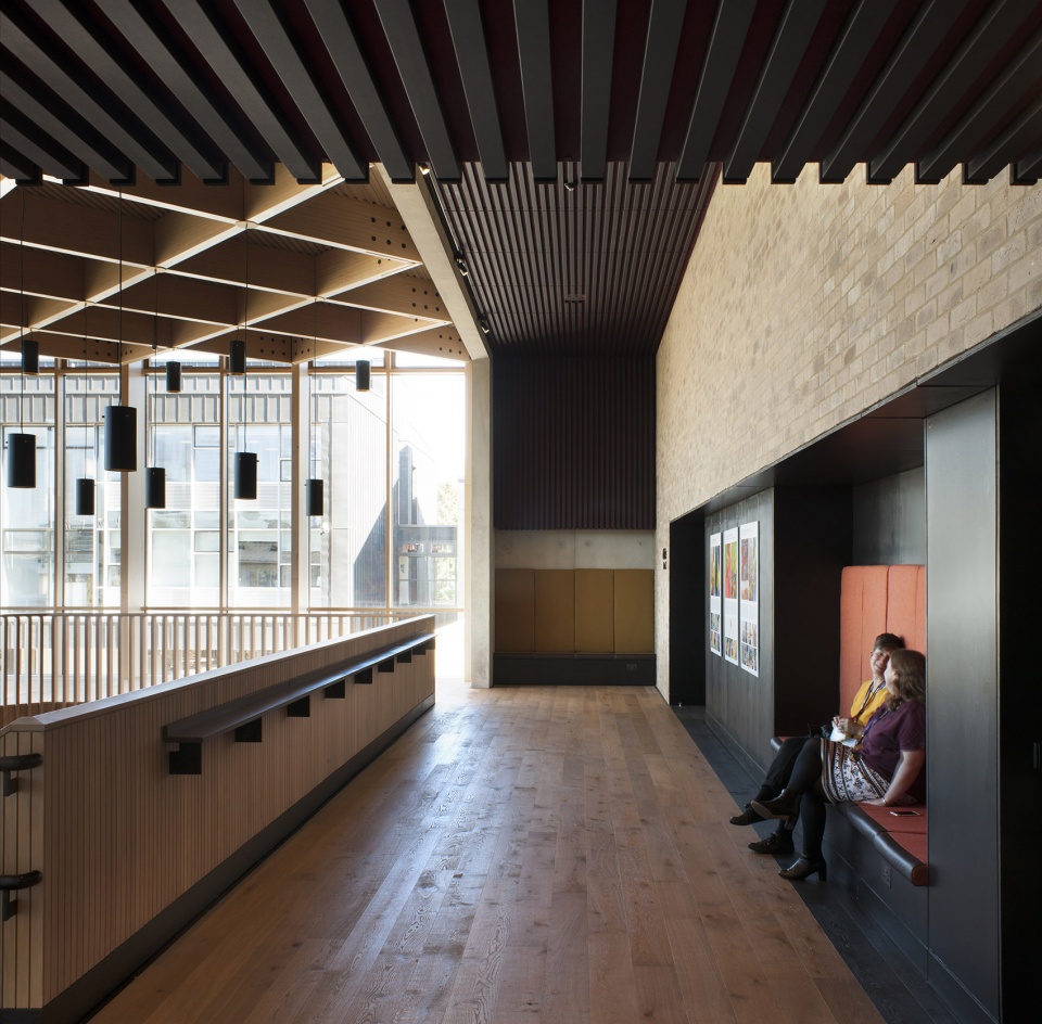 peter hall performing arts centre at the perse school by haworth tompkins