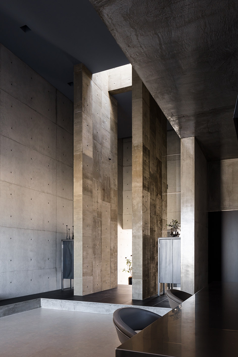 tranquil house by formkouichi kimora architects