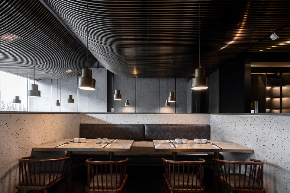 gao zhuo zi di ban deng noodle restaurant china by damai interior design