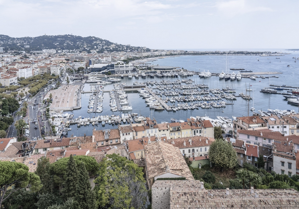 new services for boaters on the port of cannes by heams michel architectes