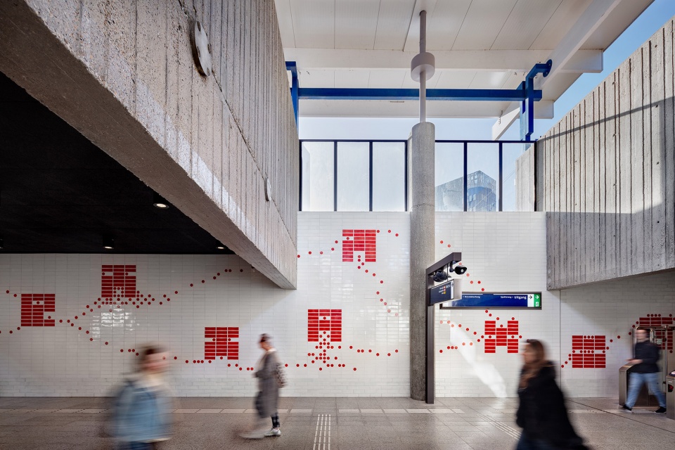renovation of metro oostlijn station by group a