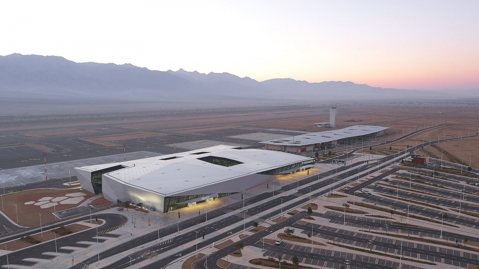 ilan and asaf ramon international airport by amir mann ami shinar architects and planners moshe zur architects
