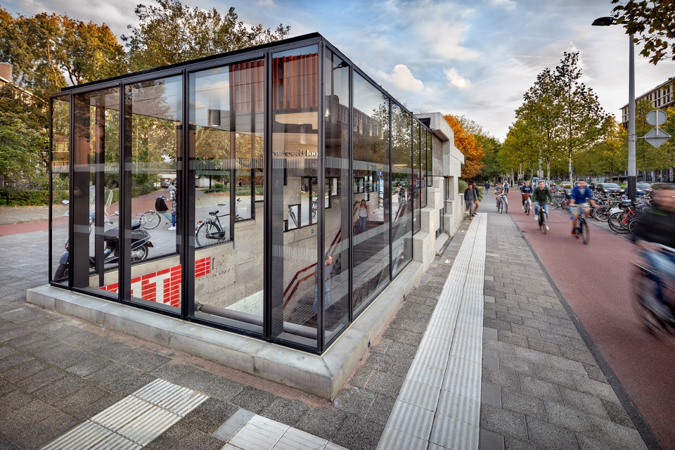 renovation of metro oostlijn station by group a