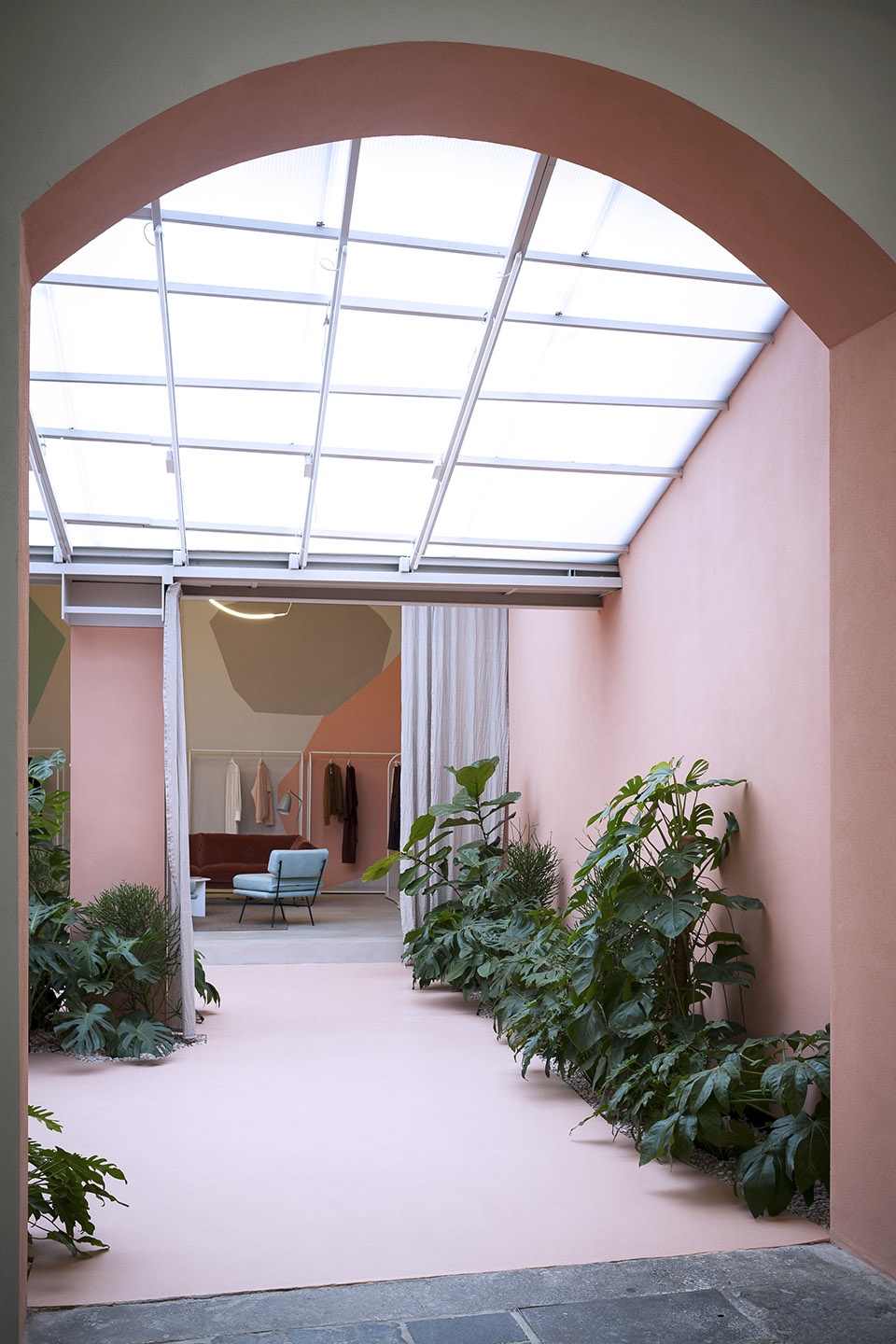 alysi presents colour unknown in collaboration with studio fludd