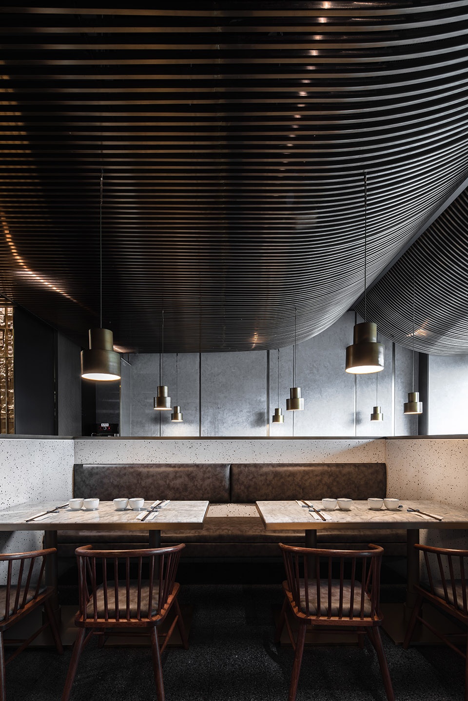 gao zhuo zi di ban deng noodle restaurant china by damai interior design
