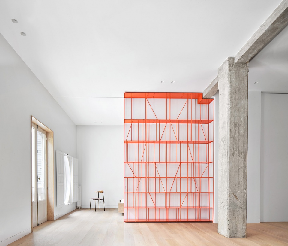 house p82 and genuine shelf by lucas y hernandez gil arquitectos