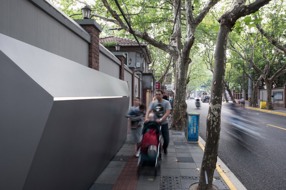 street wall gallery on yuyuan roa china by bengo studio