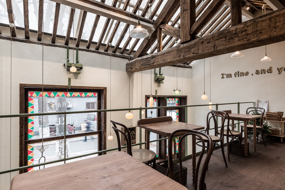 fine cafe Atelier A Be opposite architecture
