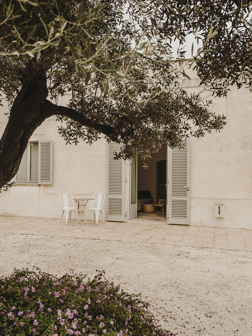 villa castelluccio by studio andrew trotter
