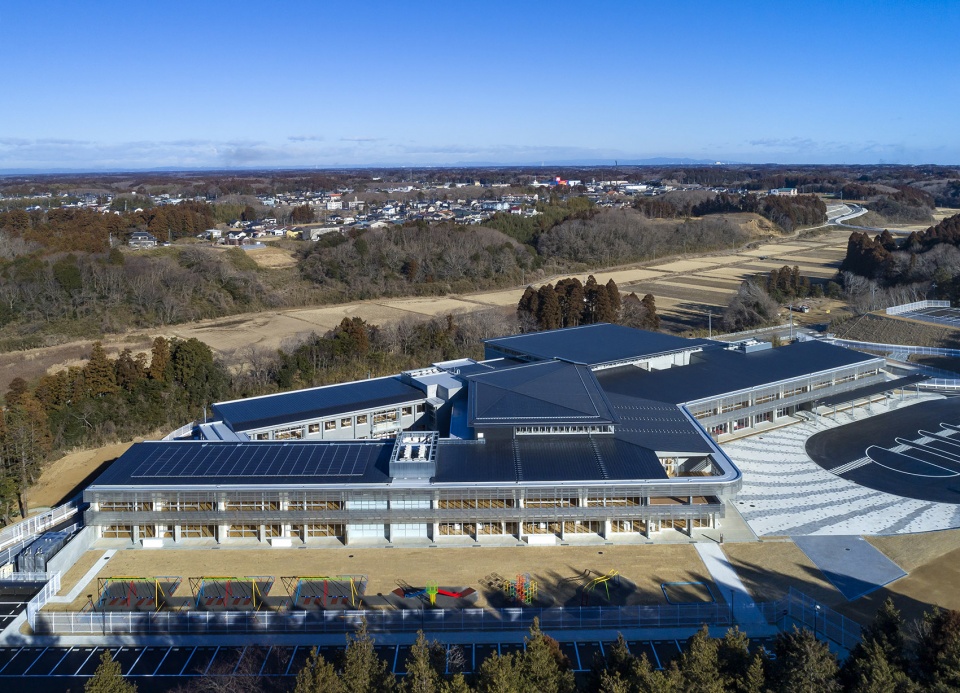 hokota south primary school by mikami architects