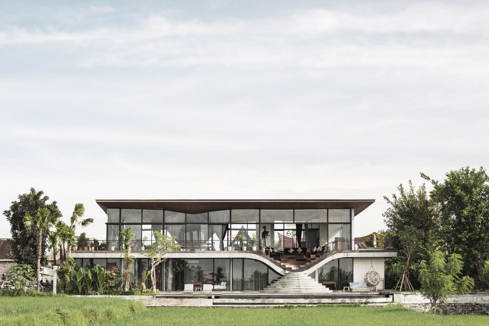 house o by alexis dornier