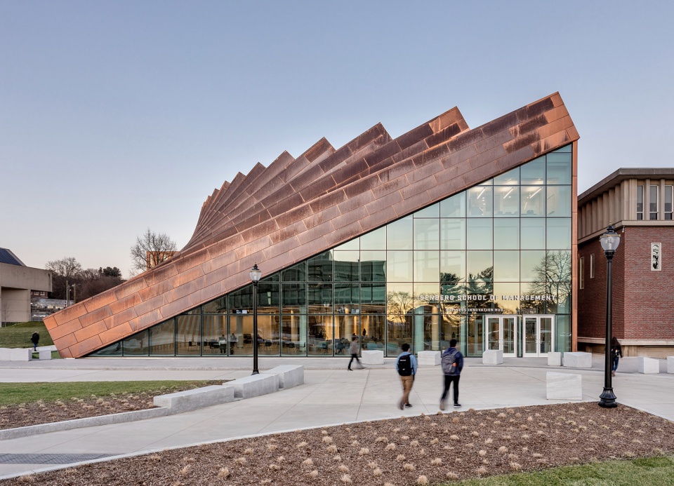 isenberg school of managment business innovation hub by big