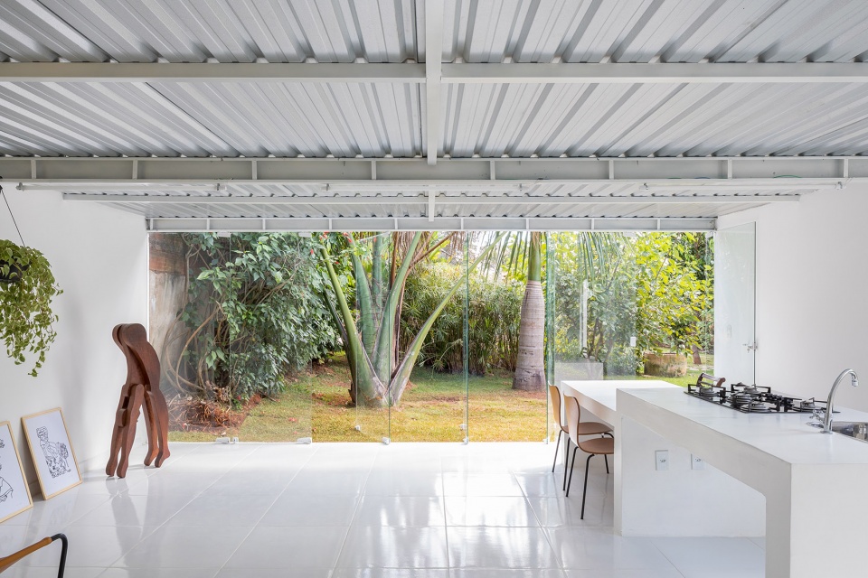 little house by daher jardim architecture