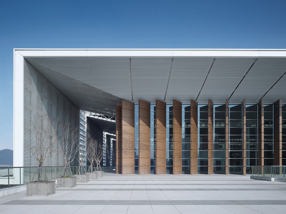 hangzhous southern railway station china by gmp