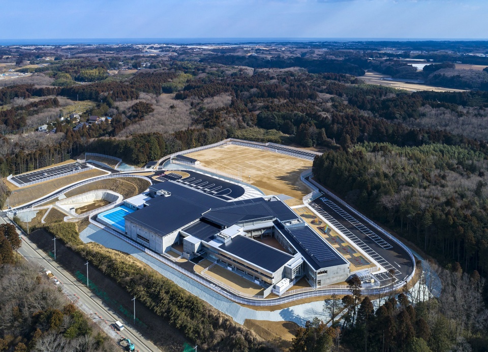 hokota south primary school by mikami architects