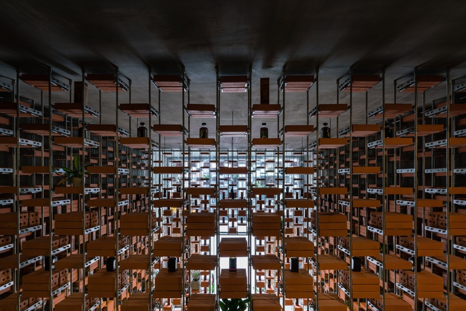 organicare showroom by tropical space