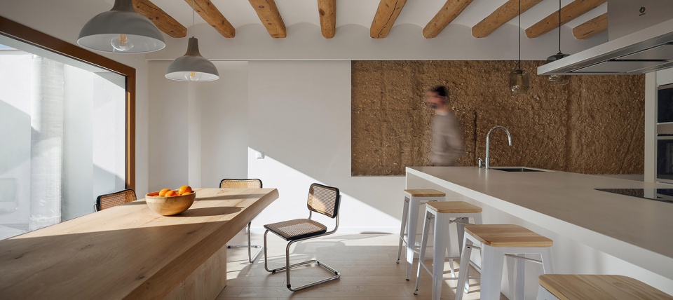 house renovation cal jordi anna by hiha studio