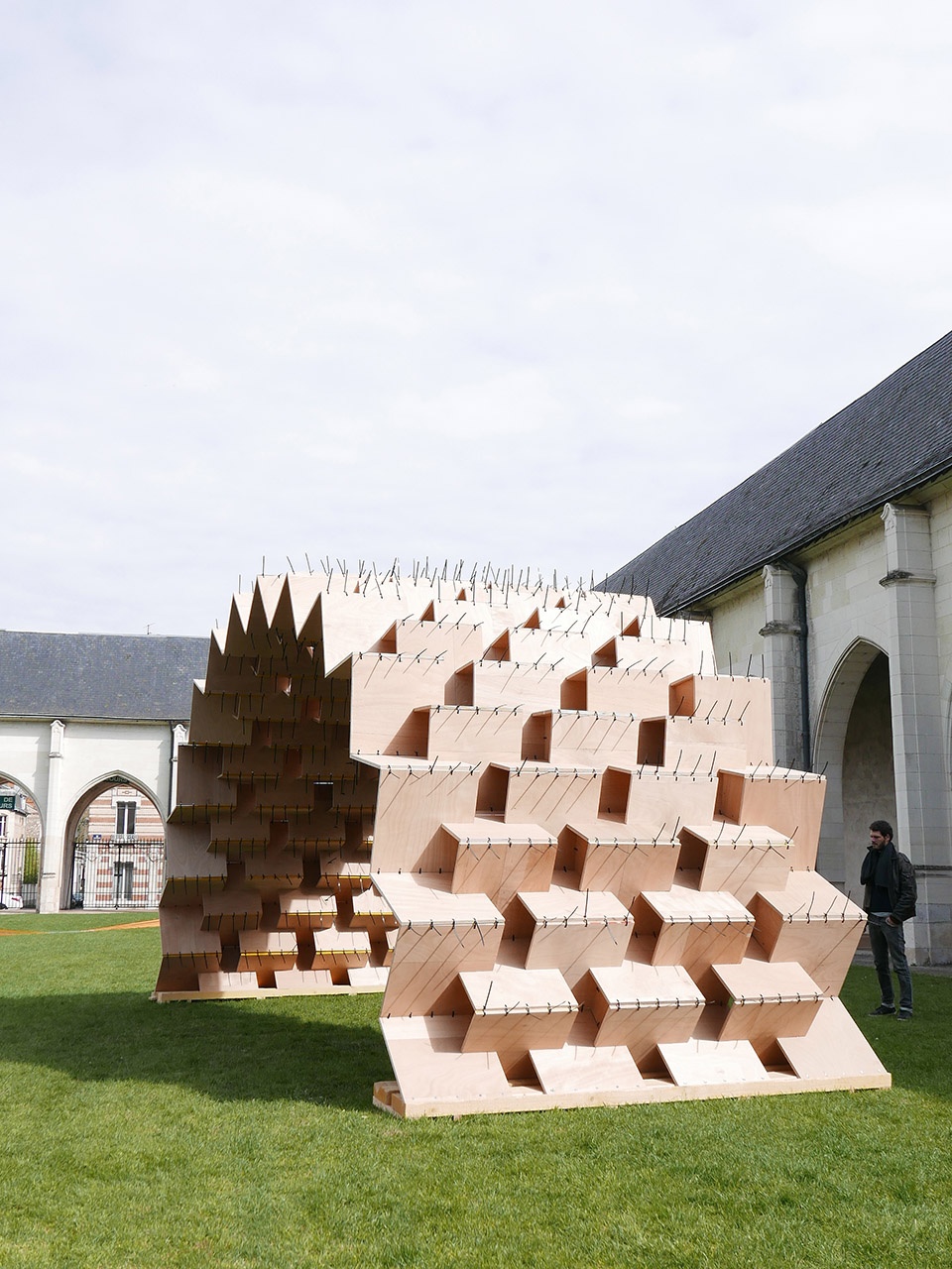 the accordion arch by atelier yokyok