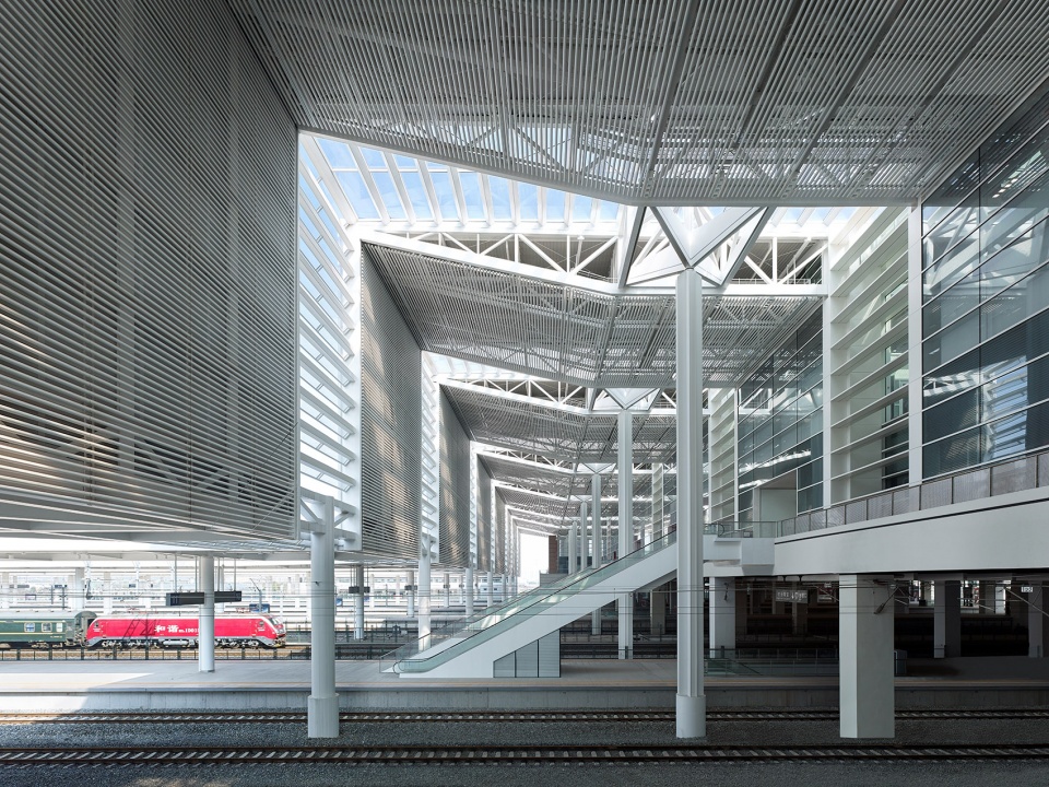 hangzhous southern railway station china by gmp