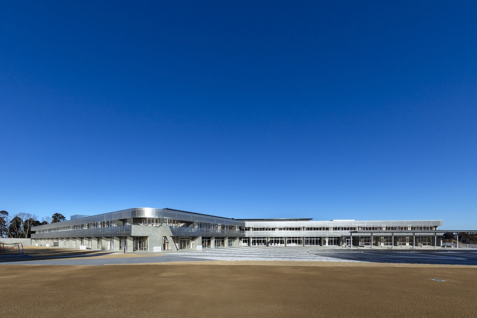 hokota south primary school by mikami architects