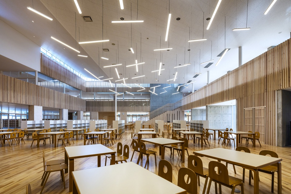 hokota south primary school by mikami architects