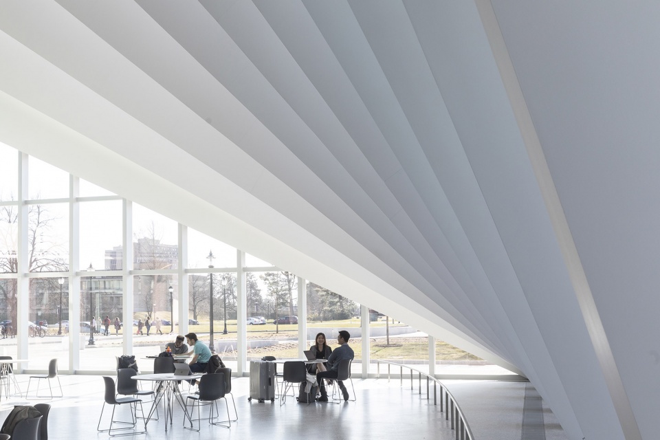 isenberg school of managment business innovation hub by big