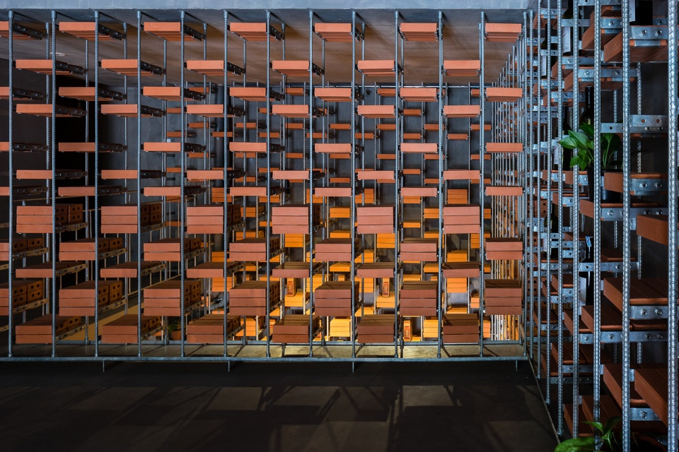 organicare showroom by tropical space