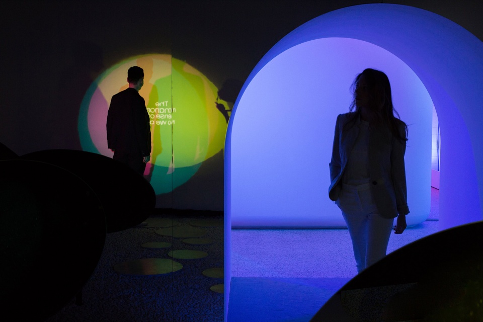 resonance installation by vave studio cheil worldwide