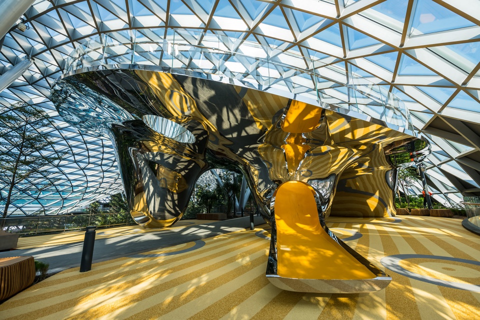 the discovery slides at jewel changi airport complex by carve playpoint