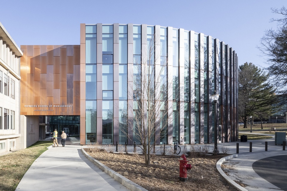isenberg school of managment business innovation hub by big