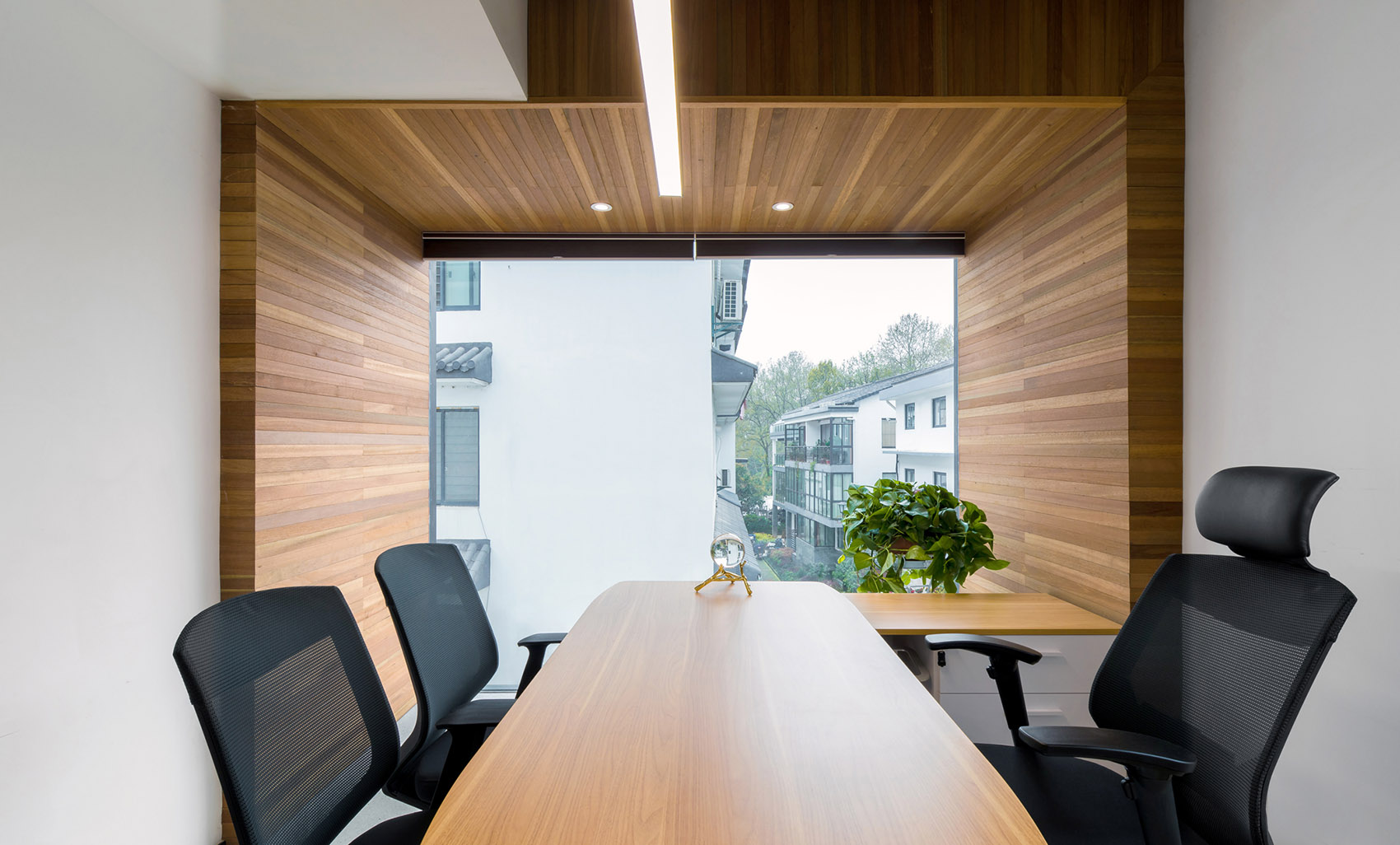 The Design Of Office Space in Baishaquan, China by Hangzhou Ju He ...