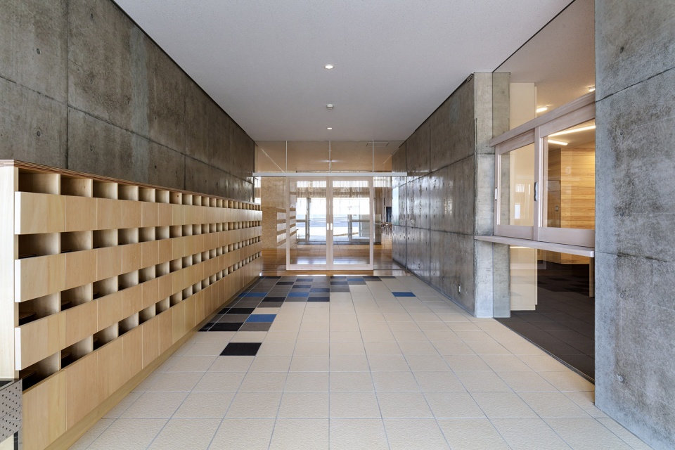 hokota south primary school by mikami architects