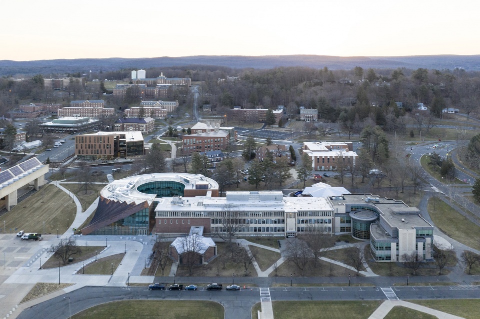 isenberg school of managment business innovation hub by big