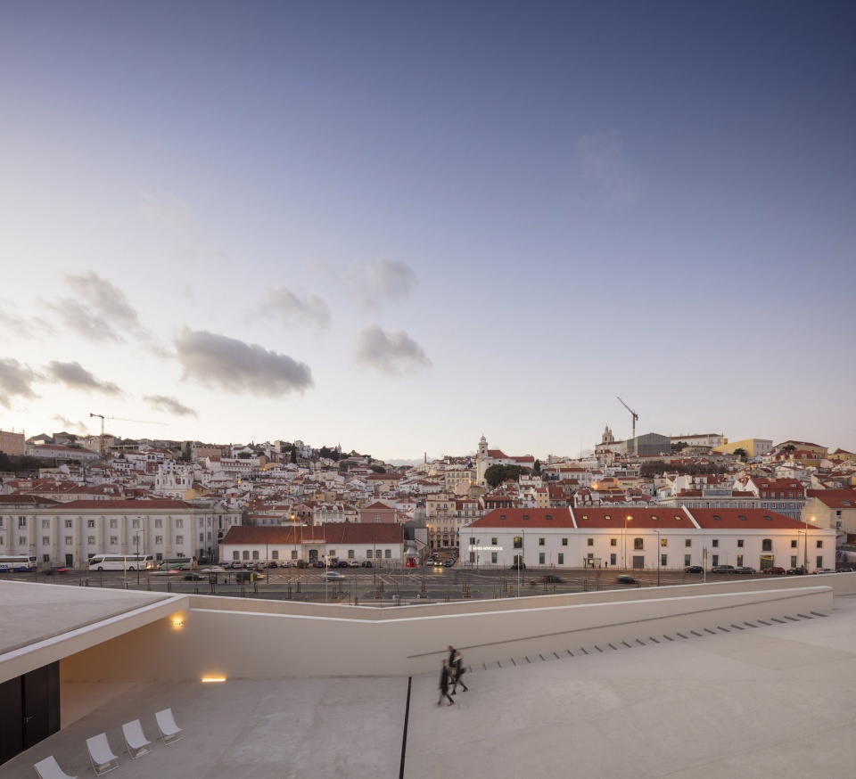 lisbon cruise terminal by joao luis carrilho da graca